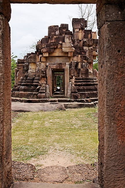 27-Prasat Ta Muen Thom-039